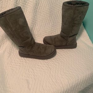 Women’s tall UGG boots